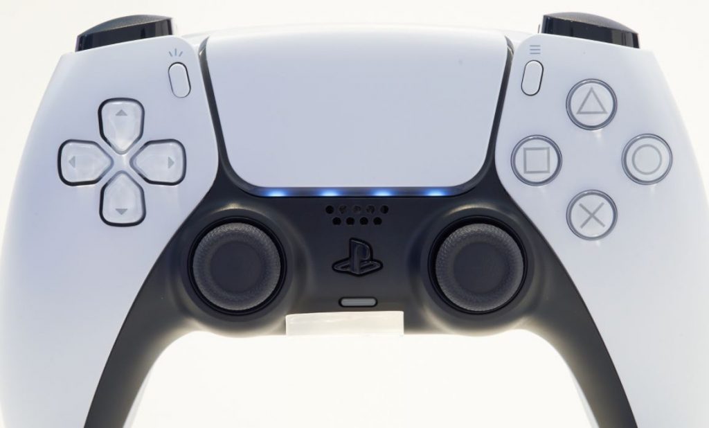 the-ps5-dualsense-looks-to-have-lights-on-the-front-of-the-controller-showing-which-player-number-you-are-1