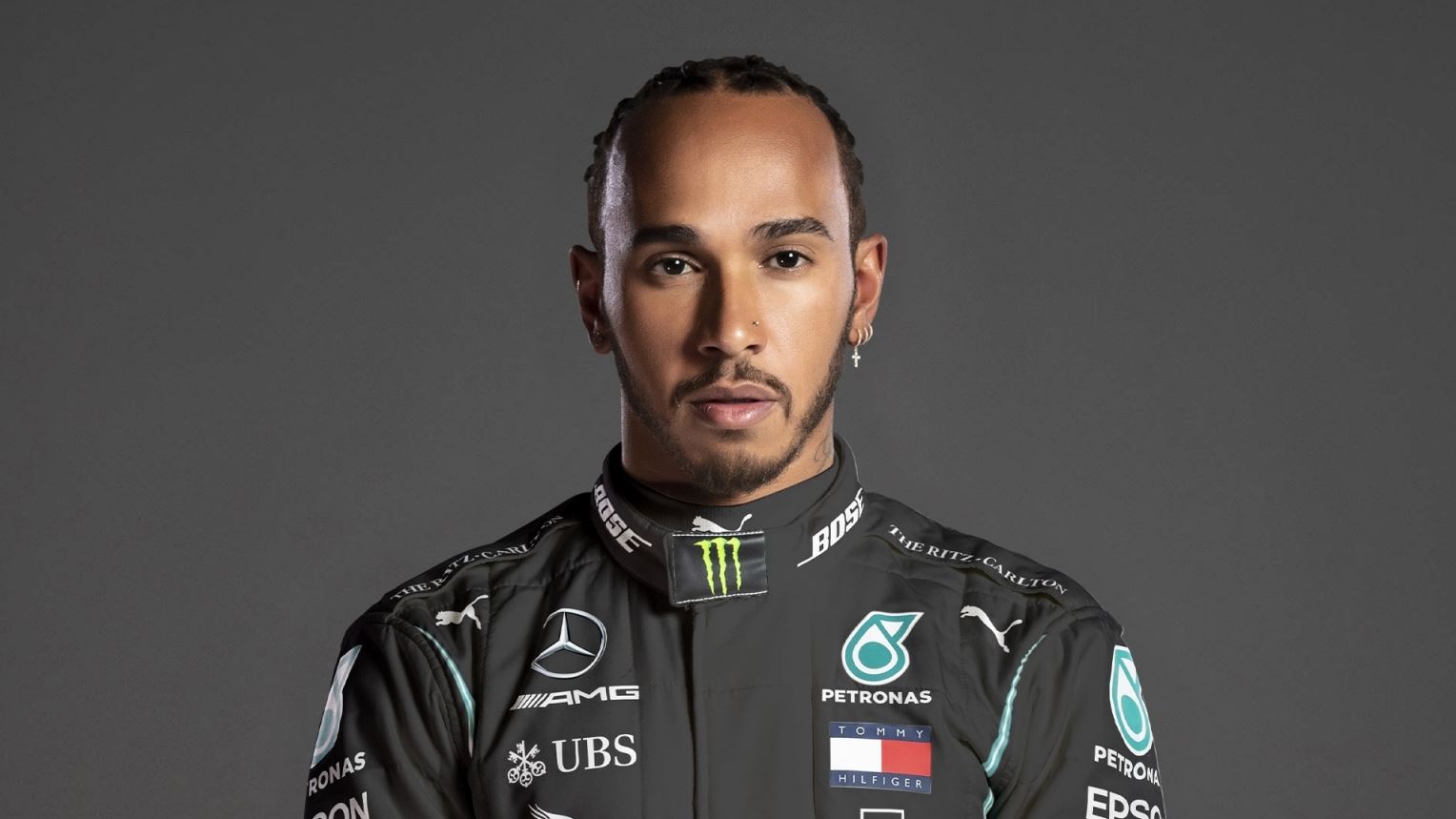 F1 Racer Lewis Hamilton Is A PlayStation Gamer And Travels ...
